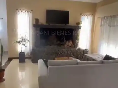 LOS CIPRESES 900