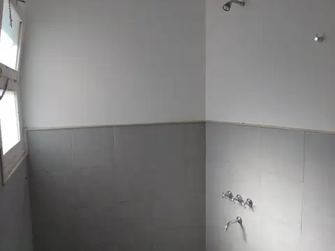 Casa en Alquiler con 1 cochera