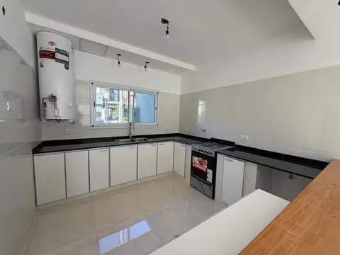 Casa 4 ambientes con 1 baño