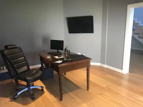 Casa 6 ambientes con 5 baños