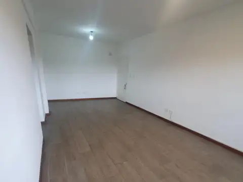 Departamento en Alquiler en Benavidez, $ 850.000