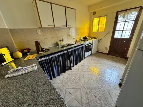 SE VENDE CASA   BUENA UBICACION   AYACUCHO
