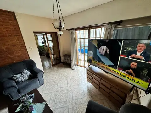 Casa 3 ambientes con 2 baños