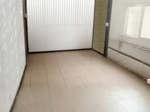 Casa 2 ambientes con 1 baño