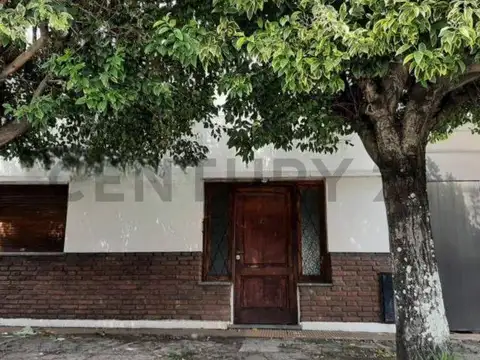 Venta de Casa 3 AMBIENTES en La Cumbre, La Plata