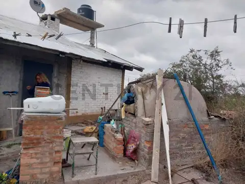 Casa 2 ambientes con 1 baño