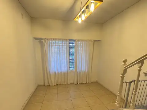 Depto Tipo Casa 5 ambientes con 1 baño