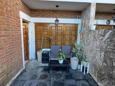 Depto Tipo Casa en Venta en Ramos Mejia, USD 135.000