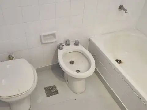 VENTA DEPTO 2 AMB PATIO Y PARRI. IDEAL INVERSION