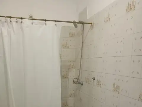 Depto Tipo Casa en Alquiler con 1 cocheras