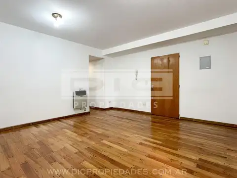 Departamento en Venta en Villa Adelina, USD 97.000