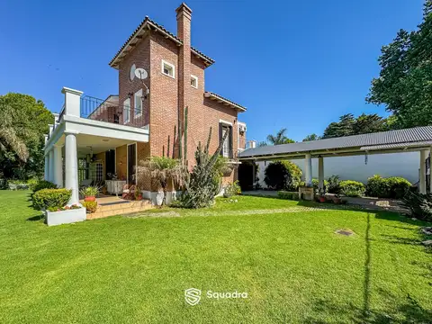 Casa en Venta con 2 cocheras