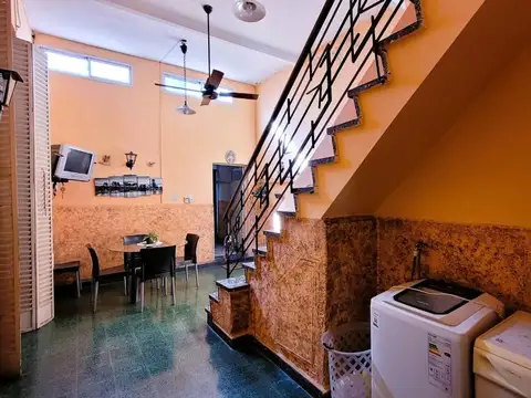 Depto Tipo Casa en Venta de 8 ambientes