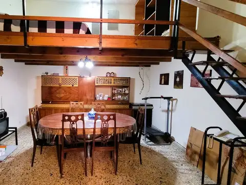 Depto Tipo Casa en Venta de 5 dormitorios