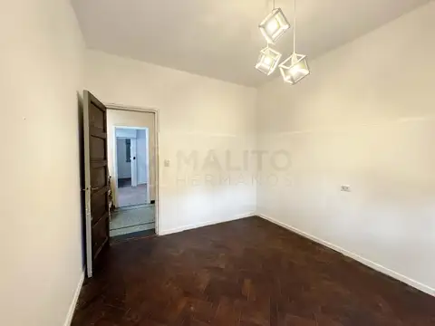 CASA 4 AMBIENTES CON PATIO Y TERRAZA