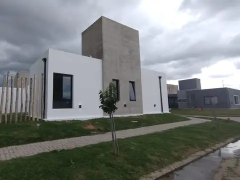 Avenida Armada Argentina 3900