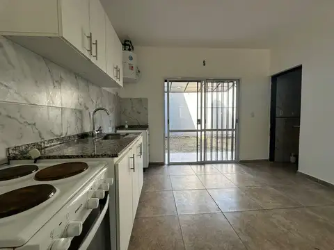 PH Departamento monoambiente con patio en Tablada