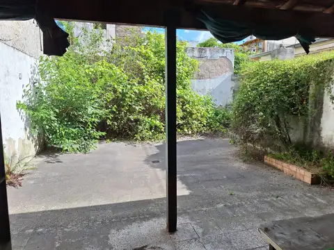 PH 4 AMB CON COCHERA Y FONDO, 212 M2 TODO EN P.B., A REFACCIONAR