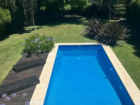 Casa en Venta en Abril Club De Campo, USD 740.000