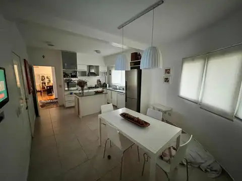 Casa 4 ambientes con 4 baños