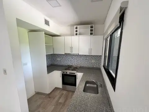 Casa 4 ambientes con 1 baño