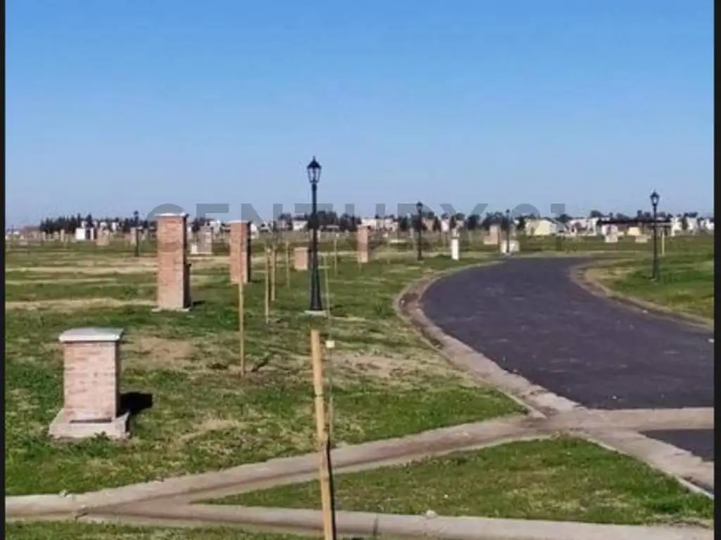 Terreno - 750  m² Total