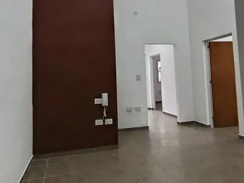 LOCAL CENTRICA CON TRES OFICINAS