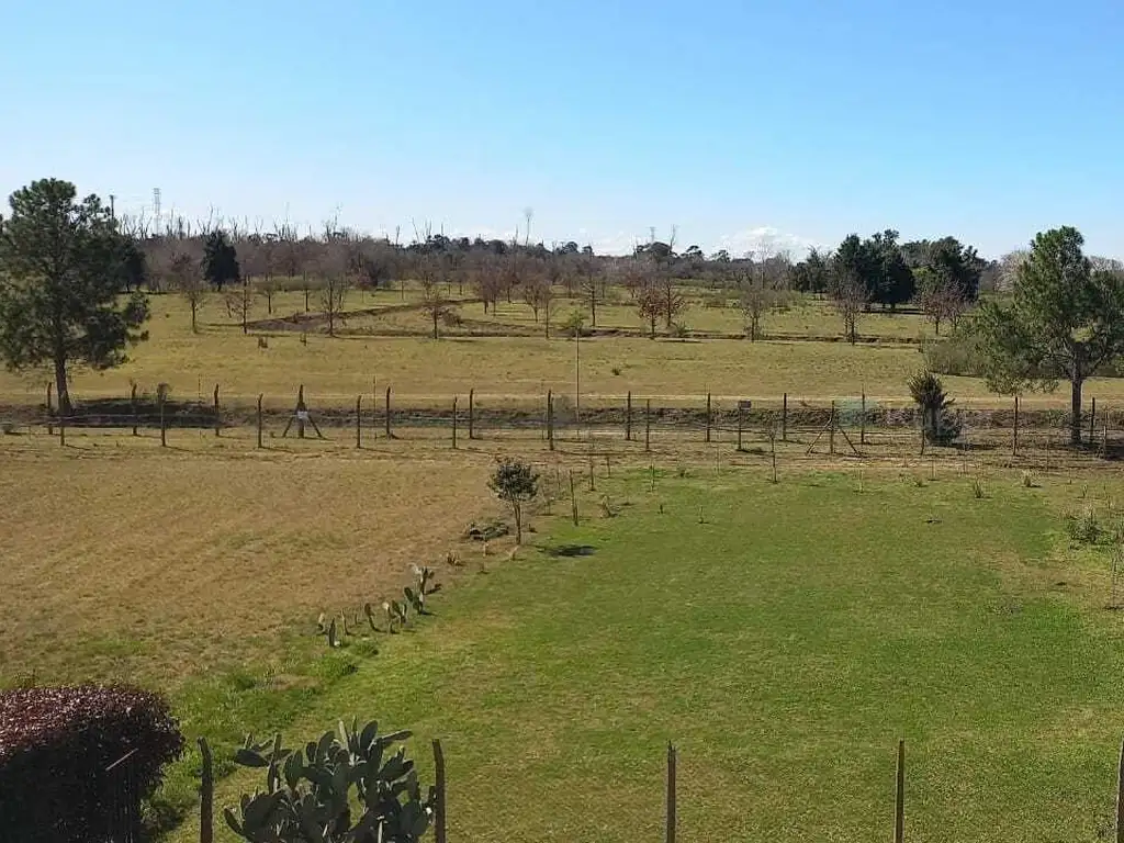 CAMPO CHICO Cc FEBRERO . - 4 dormitorios con cochera