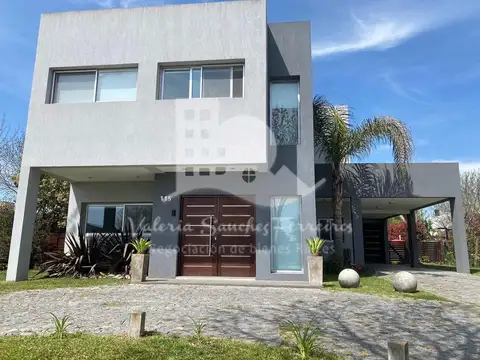 Casa en venta en Barrancas de Iraola 