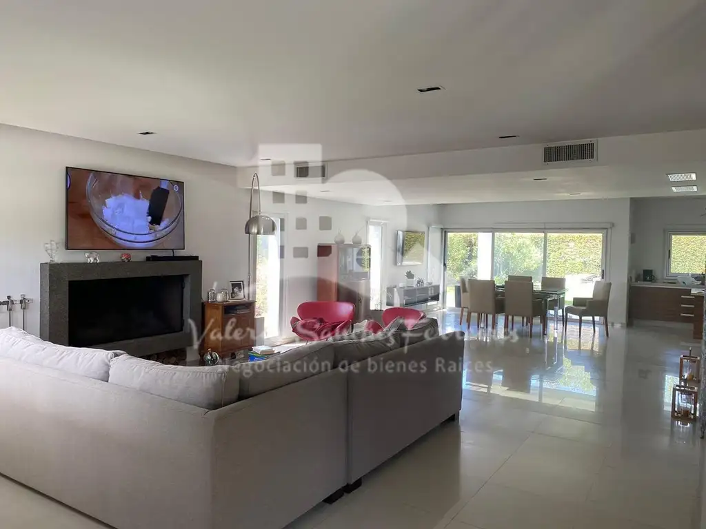 Casa en Venta con cochera