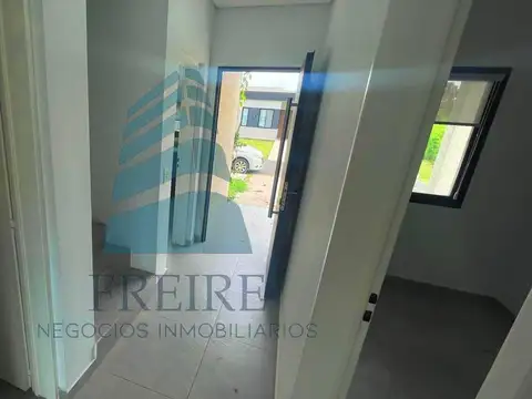 Casa en Alquiler con 1 cochera