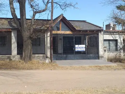 Casa 3 ambientes con 1 baño