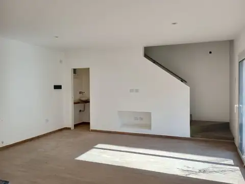 Casa 4 ambientes con 1 baño