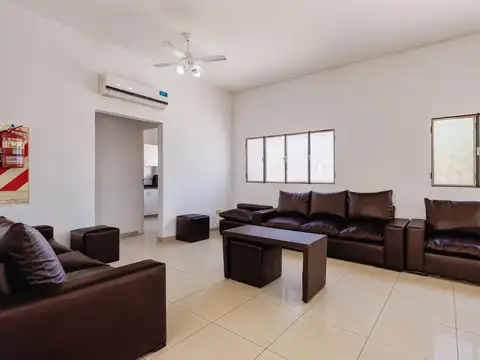 Local comercial en alquiler de cocheria zona sur regimiento 11