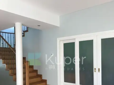 Casa 7 ambientes con 3 baños