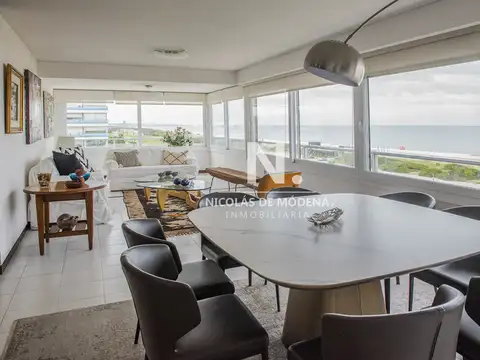 En venta apartamento en Tiburón II, de 3 dormitorios con excelente vista.