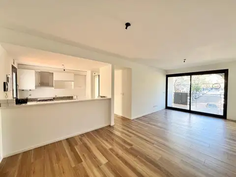 Departamento en Venta a Estrenar en  San Cristóbal - 3  Ambientes, con COCHERA y patio