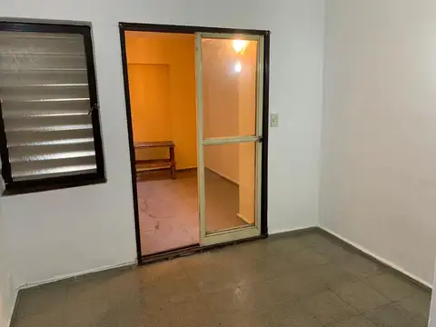 Departamento en VENTA en B° Centro con Patio