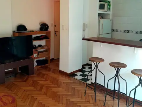 Departamento de 2 ambientes con balcón.