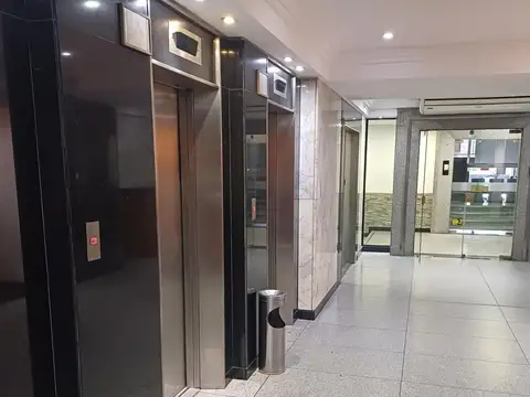 Cochera en venta - 24mts2 - Microcentro