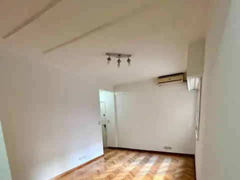 Ayacucho 800 , Piso 1