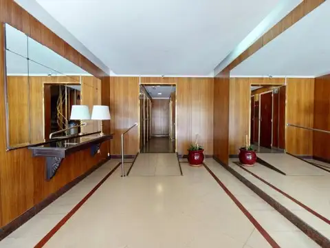 Ayacucho 800 , Piso 1