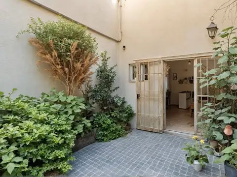 PH . 4 AMBIENTES . PATIO Y TERRAZA PROPIA SIN EXPENSAS