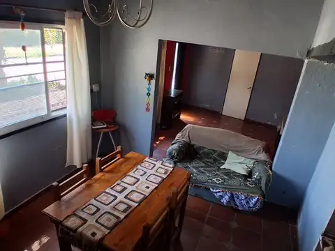 VENTA  CASA 5 AMBIENTES MERLO