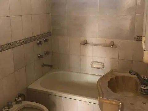 CASA CON GRAN FONDO LIBRE