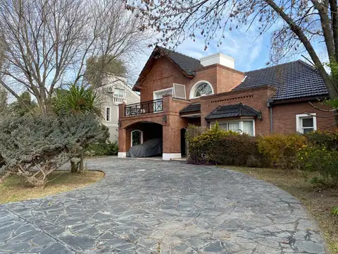 Casa en Venta en Countries y Barrios Cerrados en Moreno, USD 290.000