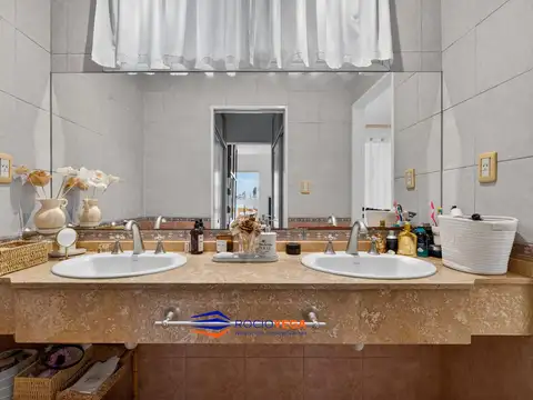 Casa 4 ambientes con 4 baños