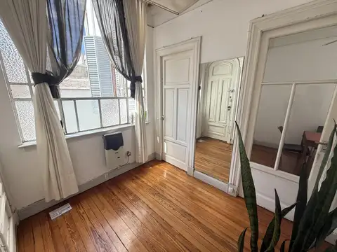 Departamento en San Telmo - Edificio estilo Francés