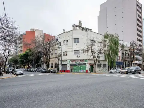 Local en Venta 64 años
