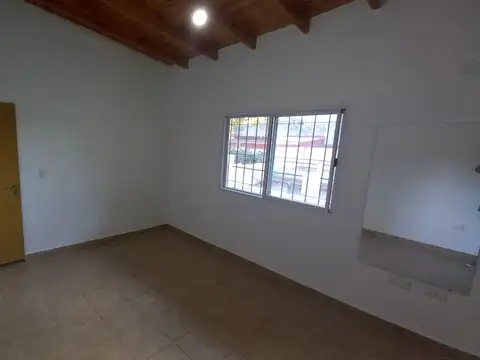 Depto Tipo Casa en Alquiler de 1 dormitorio